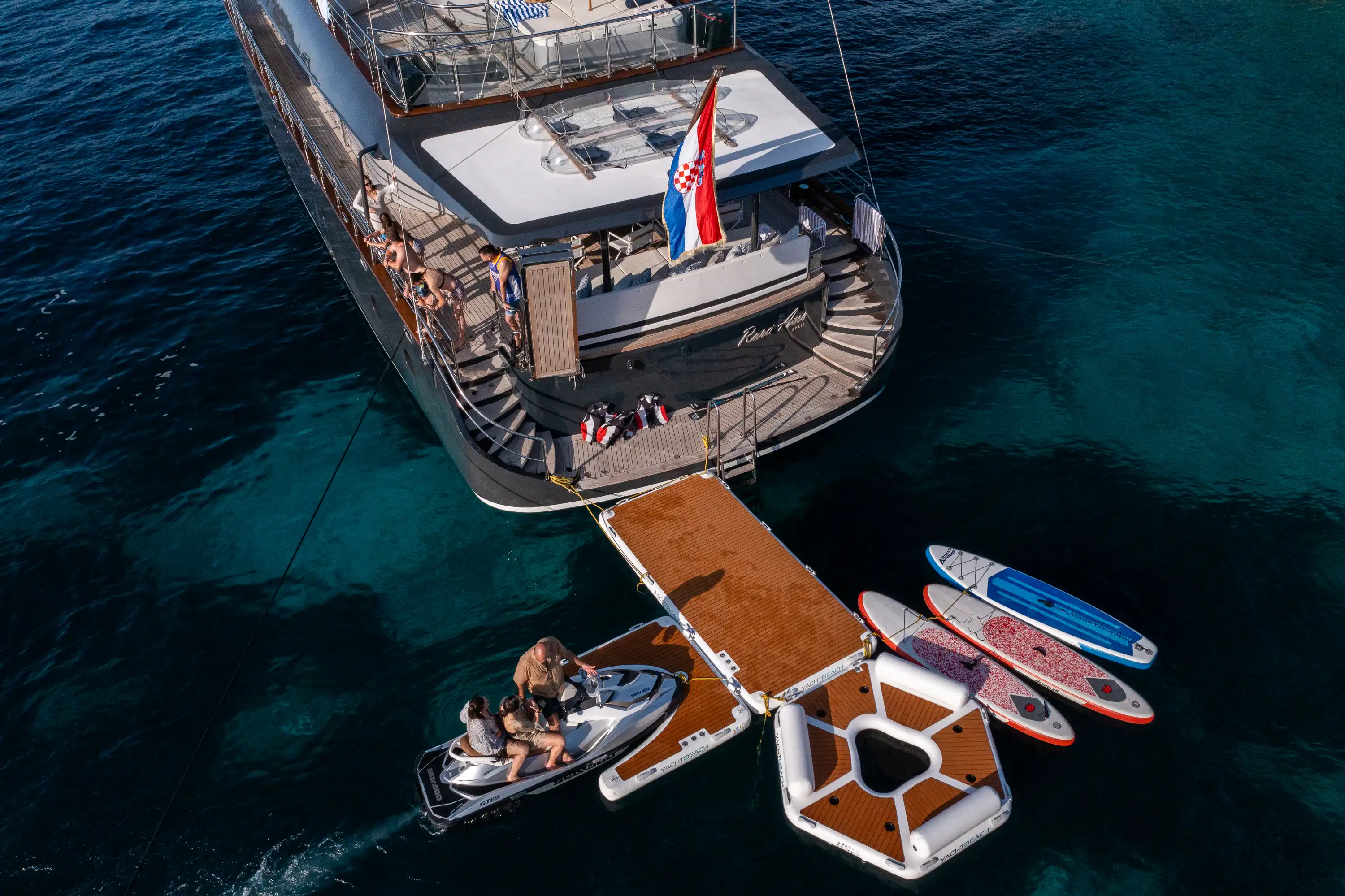 Entertainment - Image 2