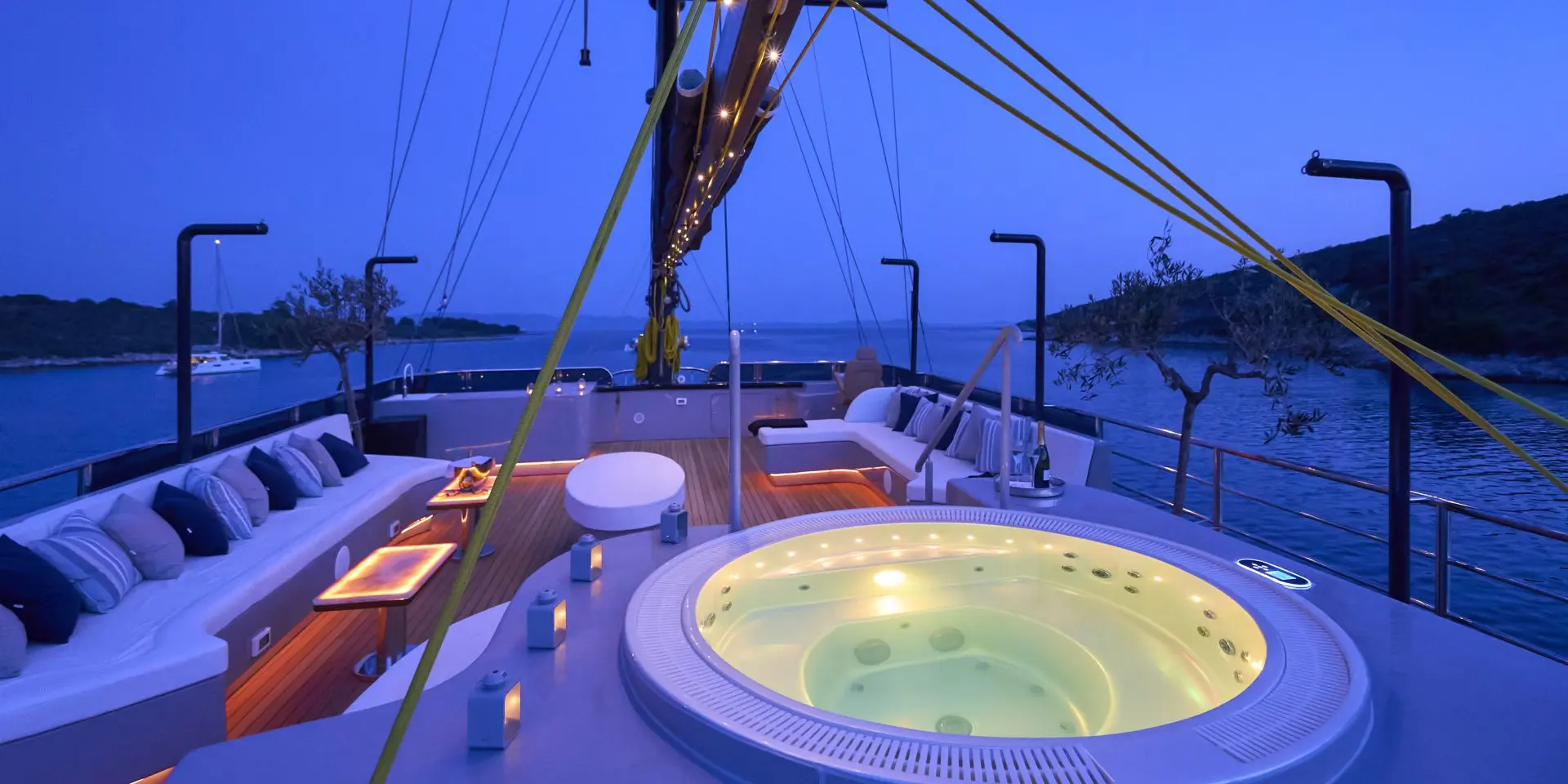 The Exterior - Image 13